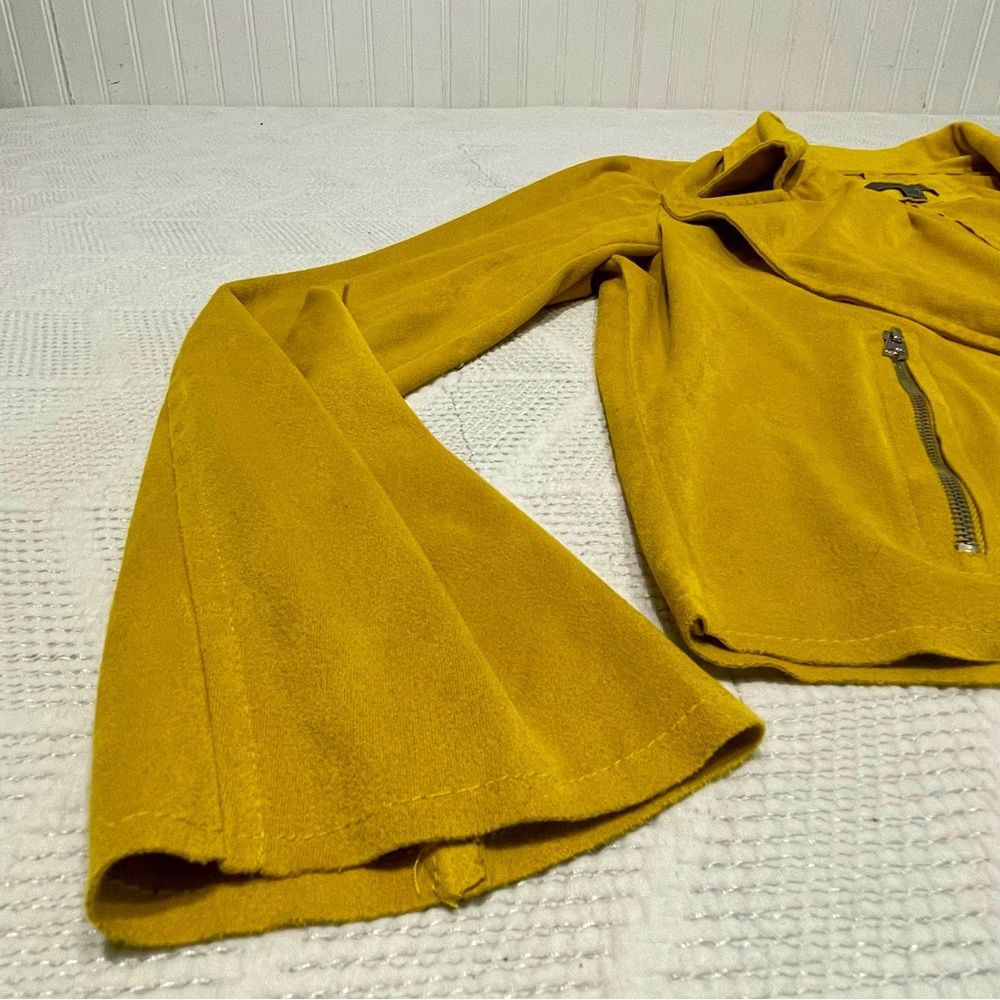 Yellow Blazer Size Large - Picture 6 of 7
